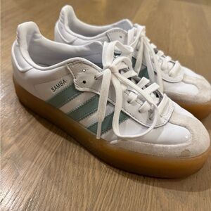 Women’s adidas sambas size 8